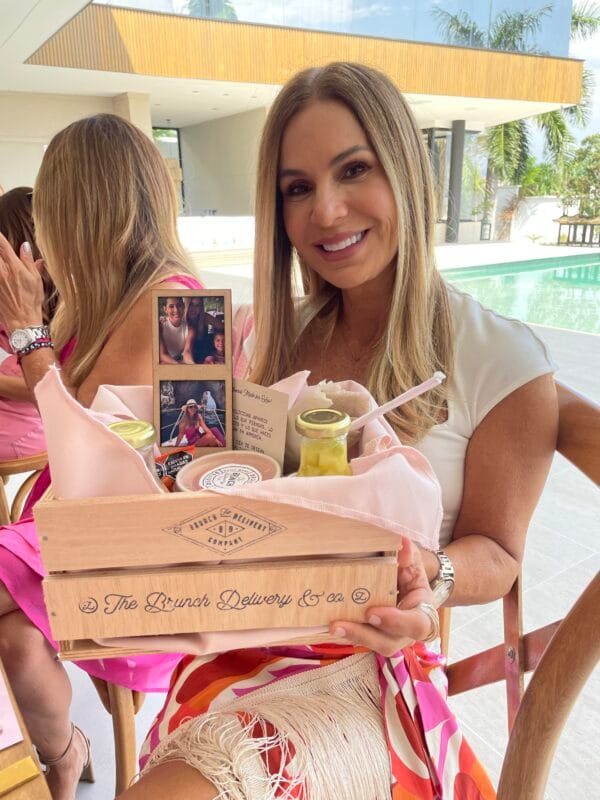 Cliente mujer con un Classic brunch
