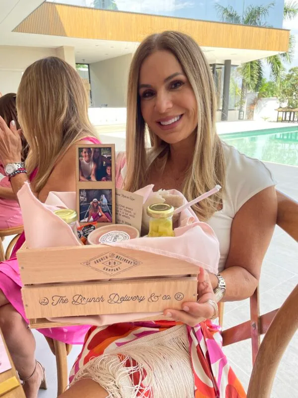 Cliente mujer con un Classic brunch